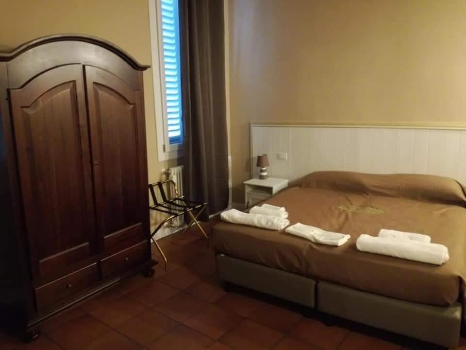 San Petronio Room And Suite Rooms - By Bolognacentro Luxuryh Camera foto